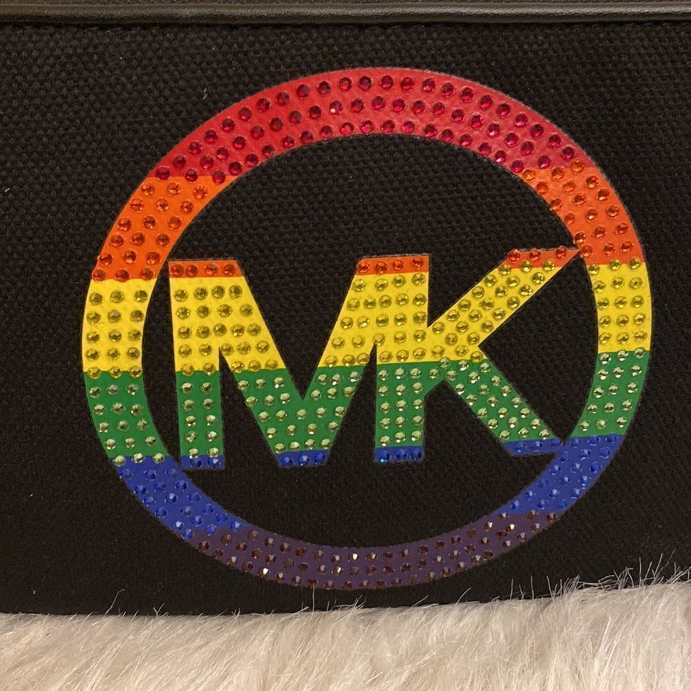 🌈NWOT Michael Kors Jet Set Zip Clutch Wristlet🌈 - Picture 2 of 8